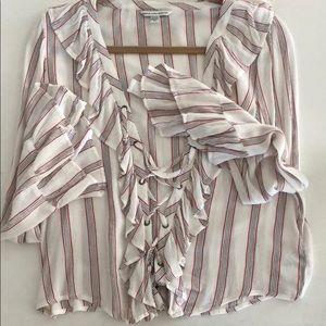 Long flare sleeve criss-cross tie crop top